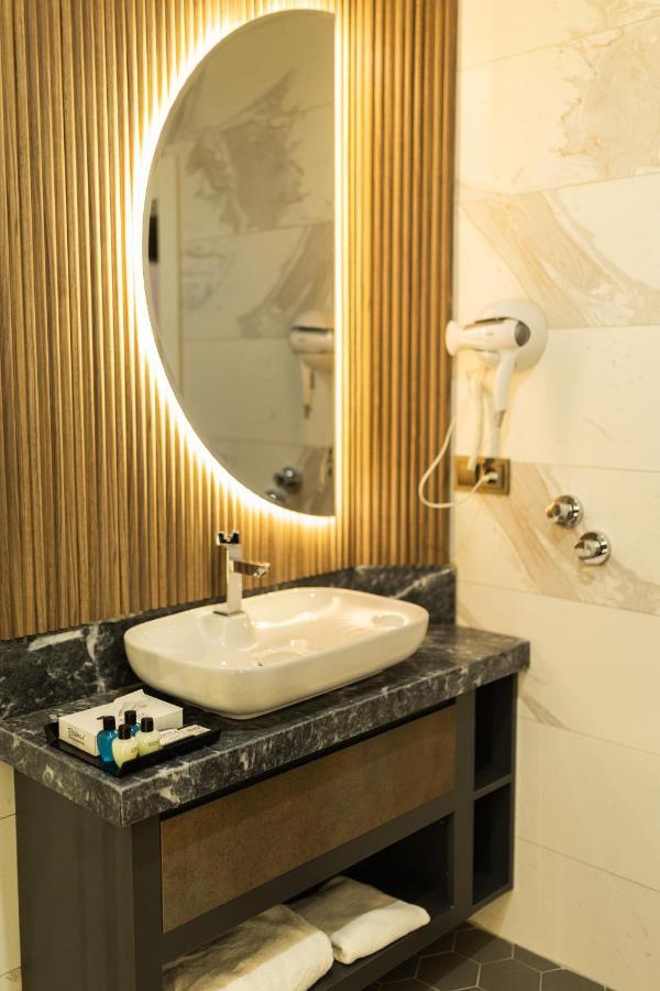 Quala Hotels & Lounge أكساراي المظهر الخارجي الصورة